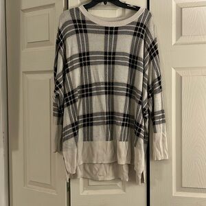 Wonderly beige and black plaid sweater